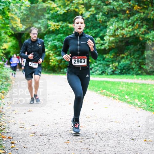 12.10.2025 - Bramfelder Halbmarathon 2025 Dr. Thomas Lammeyer http://msf.ph/oto/9354077 12.10.2025 10:49:06 Laufen 2910, 2963 meine-sportfotos.de