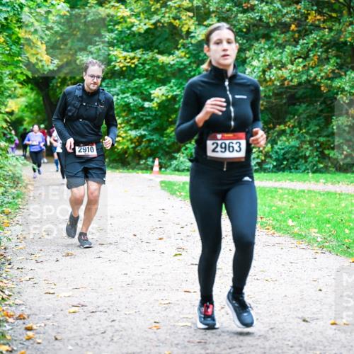 12.10.2025 - Bramfelder Halbmarathon 2025 Dr. Thomas Lammeyer http://msf.ph/oto/9354078 12.10.2025 10:49:07 Laufen 2910, 2963 meine-sportfotos.de