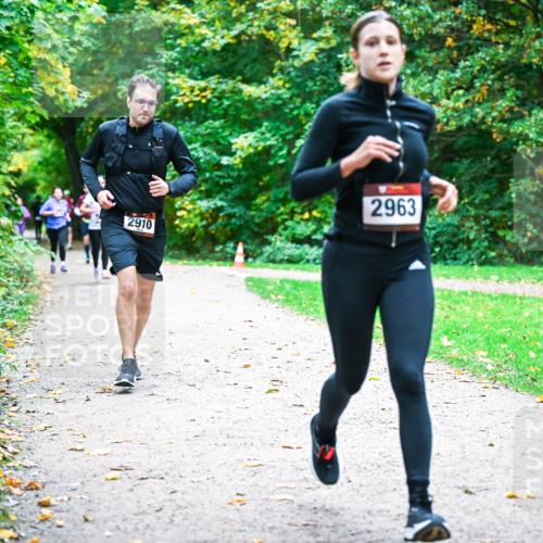 12.10.2025 - Bramfelder Halbmarathon 2025 Dr. Thomas Lammeyer http://msf.ph/oto/9354079 12.10.2025 10:49:07 Laufen 2963, 2910 meine-sportfotos.de