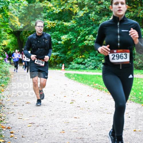 12.10.2025 - Bramfelder Halbmarathon 2025 Dr. Thomas Lammeyer http://msf.ph/oto/9354081 12.10.2025 10:49:07 Laufen 2910, 2963 meine-sportfotos.de