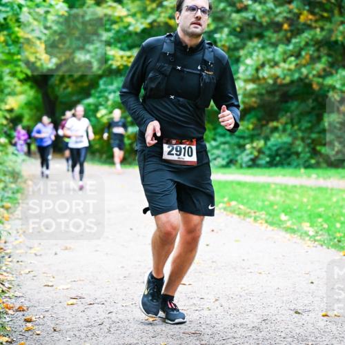 12.10.2025 - Bramfelder Halbmarathon 2025 Dr. Thomas Lammeyer http://msf.ph/oto/9354085 12.10.2025 10:49:08 Laufen 2910 meine-sportfotos.de