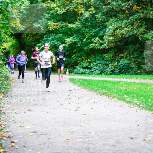 12.10.2025 - Bramfelder Halbmarathon 2025 Dr. Thomas Lammeyer http://msf.ph/oto/9354092 12.10.2025 10:49:10 Laufen 2119, 2337, 2700 meine-sportfotos.de