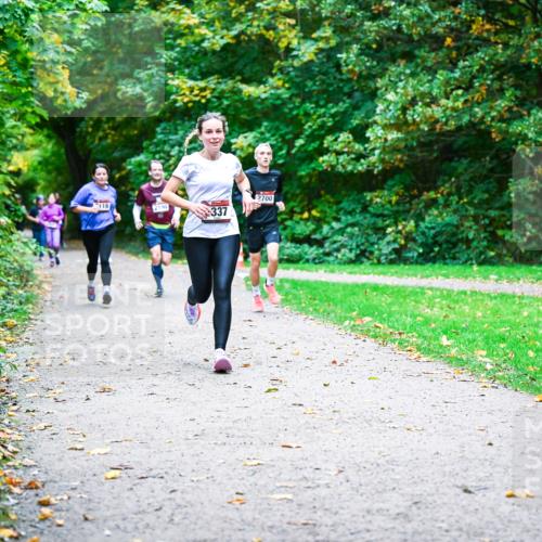 12.10.2025 - Bramfelder Halbmarathon 2025 Dr. Thomas Lammeyer http://msf.ph/oto/9354099 12.10.2025 10:49:11 Laufen 19, 2190, 337, 2700 meine-sportfotos.de