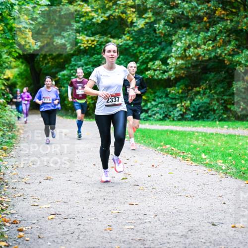 12.10.2025 - Bramfelder Halbmarathon 2025 Dr. Thomas Lammeyer http://msf.ph/oto/9354103 12.10.2025 10:49:12 Laufen 2119, 2337 meine-sportfotos.de