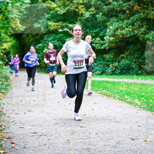 12.10.2025 - Bramfelder Halbmarathon 2025 Dr. Thomas Lammeyer http://msf.ph/oto/9354105 12.10.2025 10:49:12 Laufen 2337, 2700 meine-sportfotos.de