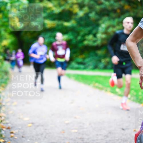 12.10.2025 - Bramfelder Halbmarathon 2025 Dr. Thomas Lammeyer http://msf.ph/oto/9354110 12.10.2025 10:49:13 Laufen 2 meine-sportfotos.de