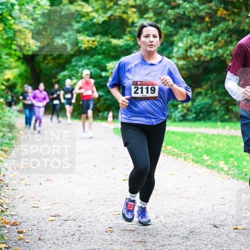 12.10.2025 - Bramfelder Halbmarathon 2025 Dr. Thomas Lammeyer http://msf.ph/oto/9354122 12.10.2025 10:49:16 Laufen 2119, 2190 meine-sportfotos.de