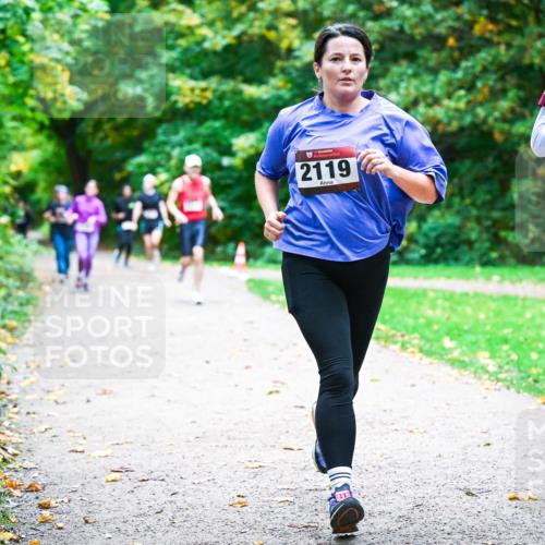 12.10.2025 - Bramfelder Halbmarathon 2025 Dr. Thomas Lammeyer http://msf.ph/oto/9354123 12.10.2025 10:49:16 Laufen 2119, 2190 meine-sportfotos.de