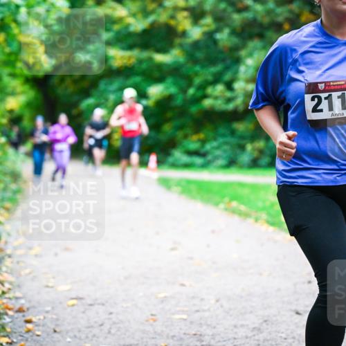 12.10.2025 - Bramfelder Halbmarathon 2025 Dr. Thomas Lammeyer http://msf.ph/oto/9354125 12.10.2025 10:49:16 Laufen 34, 2119 meine-sportfotos.de