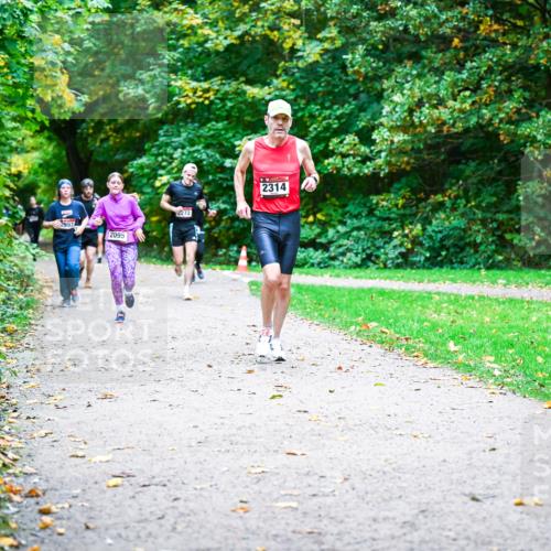 12.10.2025 - Bramfelder Halbmarathon 2025 Dr. Thomas Lammeyer http://msf.ph/oto/9354130 12.10.2025 10:49:18 Laufen 997, 2095, 2272, 2314 meine-sportfotos.de