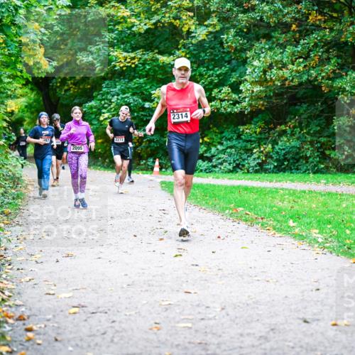 12.10.2025 - Bramfelder Halbmarathon 2025 Dr. Thomas Lammeyer http://msf.ph/oto/9354131 12.10.2025 10:49:18 Laufen 997, 2095, 2272, 2314 meine-sportfotos.de