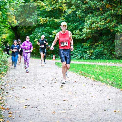 12.10.2025 - Bramfelder Halbmarathon 2025 Dr. Thomas Lammeyer http://msf.ph/oto/9354132 12.10.2025 10:49:18 Laufen 97, 2095, 2272, 2314 meine-sportfotos.de