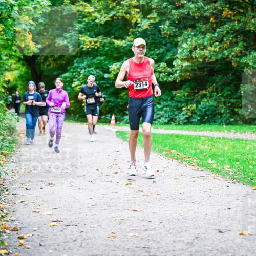12.10.2025 - Bramfelder Halbmarathon 2025 Dr. Thomas Lammeyer http://msf.ph/oto/9354133 12.10.2025 10:49:18 Laufen 2095, 2272, 2314 meine-sportfotos.de