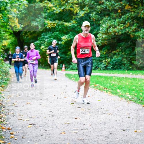 12.10.2025 - Bramfelder Halbmarathon 2025 Dr. Thomas Lammeyer http://msf.ph/oto/9354135 12.10.2025 10:49:19 Laufen 2095, 2314 meine-sportfotos.de
