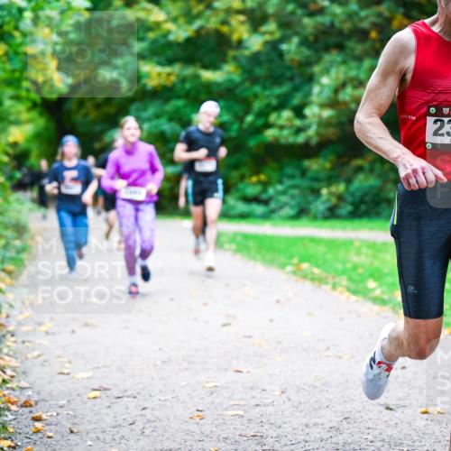12.10.2025 - Bramfelder Halbmarathon 2025 Dr. Thomas Lammeyer http://msf.ph/oto/9354140 12.10.2025 10:49:20 Laufen 2314 meine-sportfotos.de