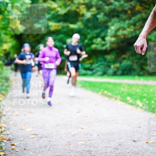 12.10.2025 - Bramfelder Halbmarathon 2025 Dr. Thomas Lammeyer http://msf.ph/oto/9354142 12.10.2025 10:49:20 Laufen 2314 meine-sportfotos.de