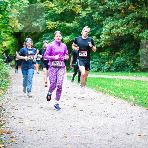 12.10.2025 - Bramfelder Halbmarathon 2025 Dr. Thomas Lammeyer http://msf.ph/oto/9354145 12.10.2025 10:49:21 Laufen 97, 2095, 2272 meine-sportfotos.de