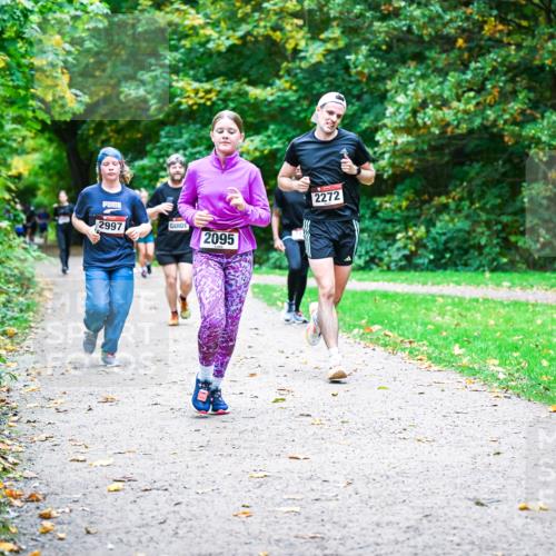 12.10.2025 - Bramfelder Halbmarathon 2025 Dr. Thomas Lammeyer http://msf.ph/oto/9354146 12.10.2025 10:49:21 Laufen 2997, 2272, 2095 meine-sportfotos.de