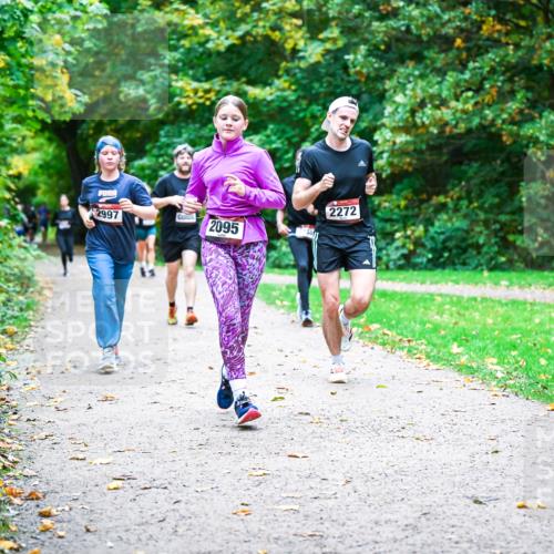 12.10.2025 - Bramfelder Halbmarathon 2025 Dr. Thomas Lammeyer http://msf.ph/oto/9354147 12.10.2025 10:49:21 Laufen 2997, 2272, 2095 meine-sportfotos.de