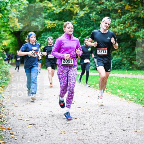 12.10.2025 - Bramfelder Halbmarathon 2025 Dr. Thomas Lammeyer http://msf.ph/oto/9354149 12.10.2025 10:49:22 Laufen 97, 2095, 2272 meine-sportfotos.de