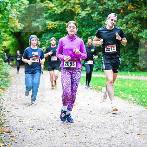 12.10.2025 - Bramfelder Halbmarathon 2025 Dr. Thomas Lammeyer http://msf.ph/oto/9354150 12.10.2025 10:49:22 Laufen 3997, 2095, 2272 meine-sportfotos.de