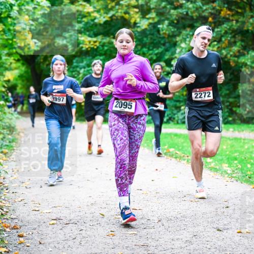 12.10.2025 - Bramfelder Halbmarathon 2025 Dr. Thomas Lammeyer http://msf.ph/oto/9354151 12.10.2025 10:49:22 Laufen 2272, 2095, 2997 meine-sportfotos.de