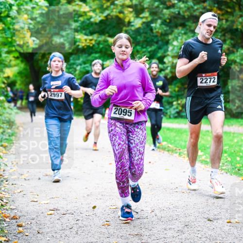 12.10.2025 - Bramfelder Halbmarathon 2025 Dr. Thomas Lammeyer http://msf.ph/oto/9354152 12.10.2025 10:49:22 Laufen 2997, 2095, 2272 meine-sportfotos.de