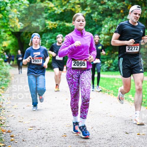 12.10.2025 - Bramfelder Halbmarathon 2025 Dr. Thomas Lammeyer http://msf.ph/oto/9354153 12.10.2025 10:49:22 Laufen 2997, 2095, 2272 meine-sportfotos.de