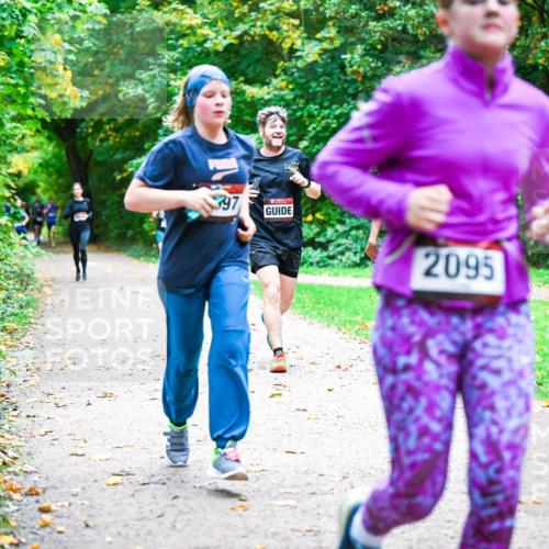 12.10.2025 - Bramfelder Halbmarathon 2025 Dr. Thomas Lammeyer http://msf.ph/oto/9354155 12.10.2025 10:49:23 Laufen 397, 2095 meine-sportfotos.de