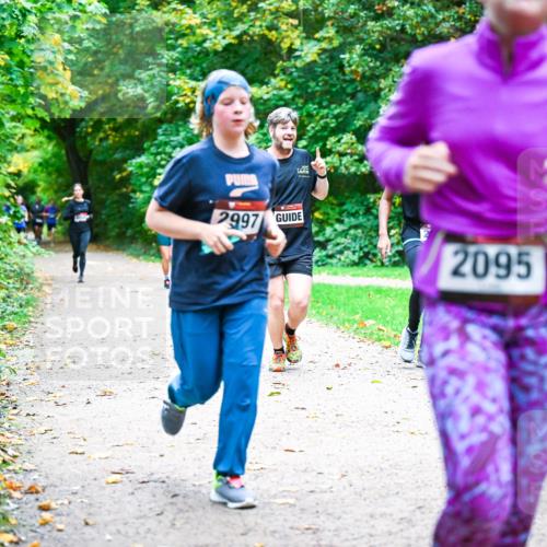 12.10.2025 - Bramfelder Halbmarathon 2025 Dr. Thomas Lammeyer http://msf.ph/oto/9354156 12.10.2025 10:49:23 Laufen 2997, 2095 meine-sportfotos.de