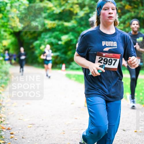 12.10.2025 - Bramfelder Halbmarathon 2025 Dr. Thomas Lammeyer http://msf.ph/oto/9354162 12.10.2025 10:49:24 Laufen 34, 2997 meine-sportfotos.de