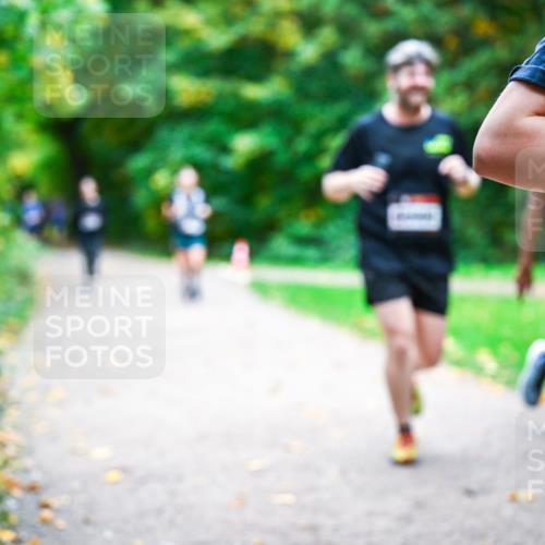 12.10.2025 - Bramfelder Halbmarathon 2025 Dr. Thomas Lammeyer http://msf.ph/oto/9354166 12.10.2025 10:49:25 Laufen  meine-sportfotos.de