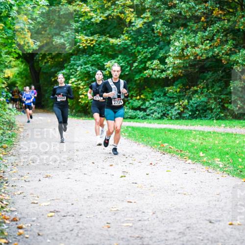 12.10.2025 - Bramfelder Halbmarathon 2025 Dr. Thomas Lammeyer http://msf.ph/oto/9354168 12.10.2025 10:49:27 Laufen 2050, 2777, 2724 meine-sportfotos.de