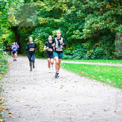 12.10.2025 - Bramfelder Halbmarathon 2025 Dr. Thomas Lammeyer http://msf.ph/oto/9354169 12.10.2025 10:49:27 Laufen 2050, 2777, 2724 meine-sportfotos.de