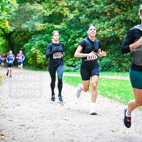 12.10.2025 - Bramfelder Halbmarathon 2025 Dr. Thomas Lammeyer http://msf.ph/oto/9354184 12.10.2025 10:49:30 Laufen 2050, 2724 meine-sportfotos.de