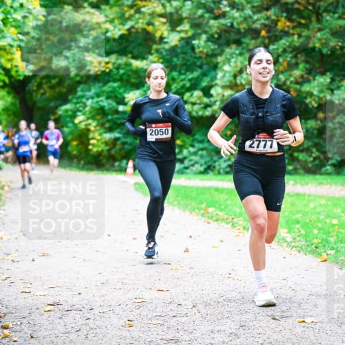 12.10.2025 - Bramfelder Halbmarathon 2025 Dr. Thomas Lammeyer http://msf.ph/oto/9354187 12.10.2025 10:49:30 Laufen 2050, 2777 meine-sportfotos.de