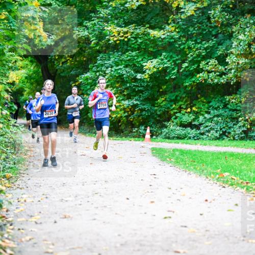 12.10.2025 - Bramfelder Halbmarathon 2025 Dr. Thomas Lammeyer http://msf.ph/oto/9354197 12.10.2025 10:49:33 Laufen 2030, 2890, 2759 meine-sportfotos.de