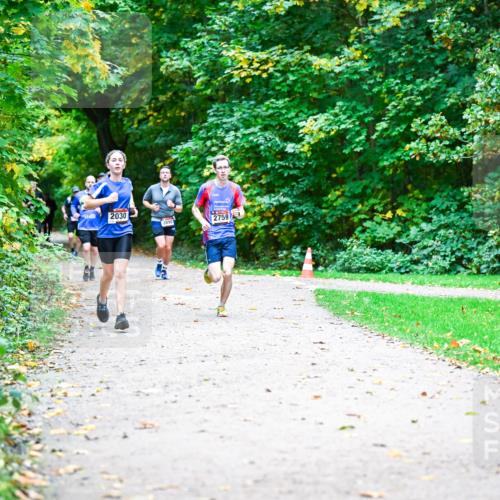 12.10.2025 - Bramfelder Halbmarathon 2025 Dr. Thomas Lammeyer http://msf.ph/oto/9354198 12.10.2025 10:49:33 Laufen 2030, 2890, 2759 meine-sportfotos.de