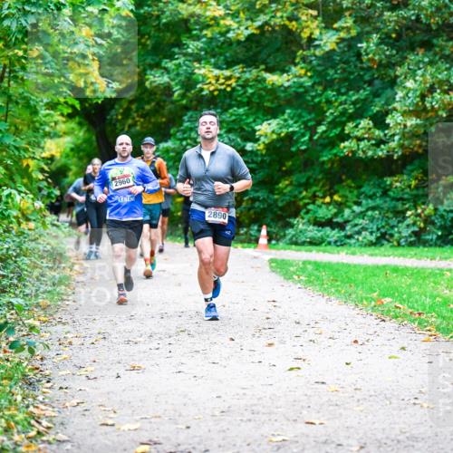 12.10.2025 - Bramfelder Halbmarathon 2025 Dr. Thomas Lammeyer http://msf.ph/oto/9354232 12.10.2025 10:49:38 Laufen 2960, 2890 meine-sportfotos.de