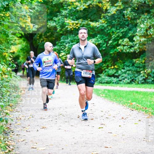 12.10.2025 - Bramfelder Halbmarathon 2025 Dr. Thomas Lammeyer http://msf.ph/oto/9354238 12.10.2025 10:49:39 Laufen 2960, 2890 meine-sportfotos.de