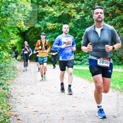 12.10.2025 - Bramfelder Halbmarathon 2025 Dr. Thomas Lammeyer http://msf.ph/oto/9354249 12.10.2025 10:49:41 Laufen 2626, 2960, 2890 meine-sportfotos.de