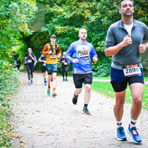 12.10.2025 - Bramfelder Halbmarathon 2025 Dr. Thomas Lammeyer http://msf.ph/oto/9354250 12.10.2025 10:49:41 Laufen 2826, 2960, 2890 meine-sportfotos.de