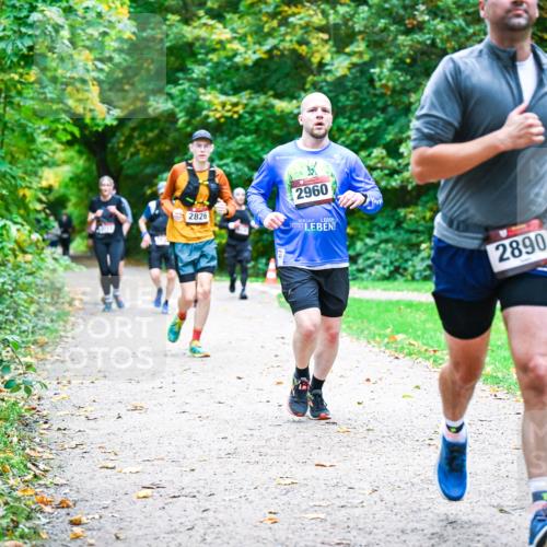 12.10.2025 - Bramfelder Halbmarathon 2025 Dr. Thomas Lammeyer http://msf.ph/oto/9354251 12.10.2025 10:49:41 Laufen 2960, 2826, 2890 meine-sportfotos.de