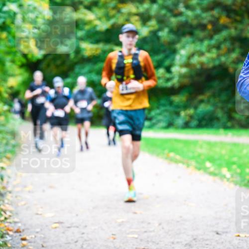 12.10.2025 - Bramfelder Halbmarathon 2025 Dr. Thomas Lammeyer http://msf.ph/oto/9354260 12.10.2025 10:49:43 Laufen 2 meine-sportfotos.de