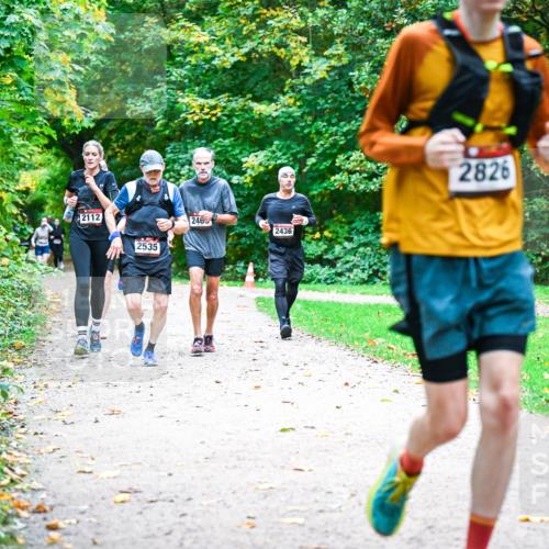 12.10.2025 - Bramfelder Halbmarathon 2025 Dr. Thomas Lammeyer http://msf.ph/oto/9354266 12.10.2025 10:49:44 Laufen 2112, 2535, 2465, 2436, 2826 meine-sportfotos.de