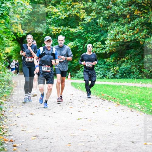 12.10.2025 - Bramfelder Halbmarathon 2025 Dr. Thomas Lammeyer http://msf.ph/oto/9354270 12.10.2025 10:49:45 Laufen 2112, 2535, 469, 2436 meine-sportfotos.de