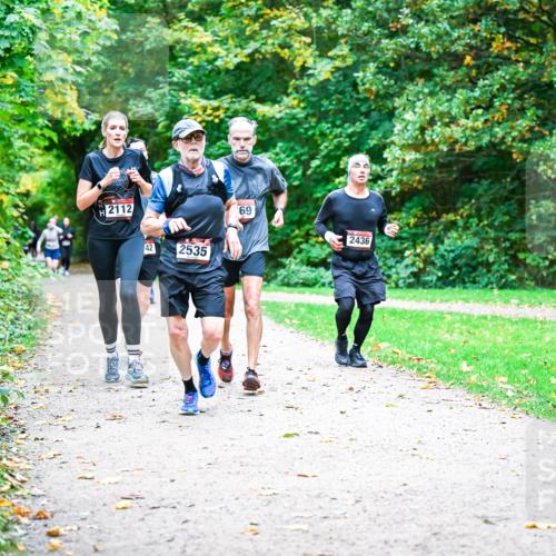 12.10.2025 - Bramfelder Halbmarathon 2025 Dr. Thomas Lammeyer http://msf.ph/oto/9354273 12.10.2025 10:49:45 Laufen 2112, 421, 2535, 69, 2436 meine-sportfotos.de