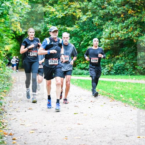 12.10.2025 - Bramfelder Halbmarathon 2025 Dr. Thomas Lammeyer http://msf.ph/oto/9354274 12.10.2025 10:49:45 Laufen 2112, 142, 2535, 69, 2436 meine-sportfotos.de