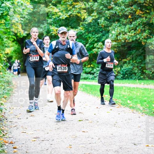 12.10.2025 - Bramfelder Halbmarathon 2025 Dr. Thomas Lammeyer http://msf.ph/oto/9354276 12.10.2025 10:49:45 Laufen 2112, 214, 2535, 2436 meine-sportfotos.de