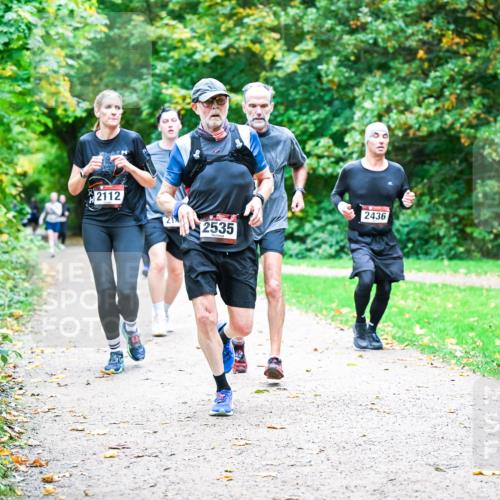 12.10.2025 - Bramfelder Halbmarathon 2025 Dr. Thomas Lammeyer http://msf.ph/oto/9354278 12.10.2025 10:49:46 Laufen 2112, 2535, 2436 meine-sportfotos.de